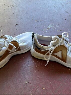 Nike Air Max Bella TR5 White Metallic Gold